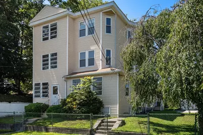 6 Indiana St, Worcester, MA 01604 - Photo 2