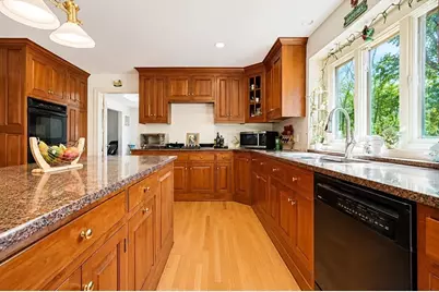 107 Mill St, Franklin, MA 02038 - Photo 10