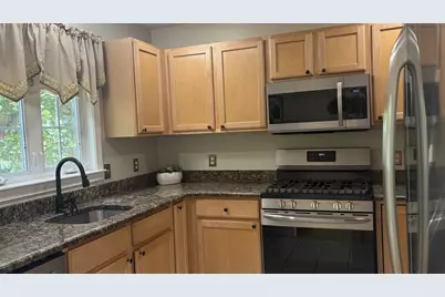 646 Bedford Street #B2, Whitman, MA 02382 - Photo 4