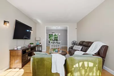 13 Knowlton Cir #13, Upton, MA 01568 - Photo 2