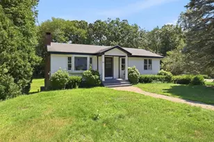 44 Topsfield Cir, Shrewsbury, MA 01545 - Photo 2