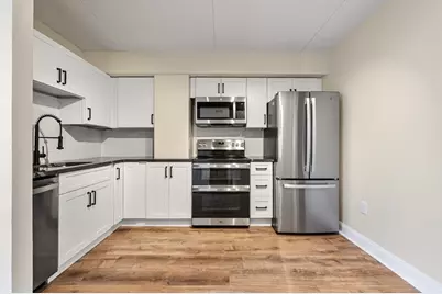 280 Harvard St #2D, Cambridge, MA 02139 - Photo 2
