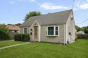 10 Sidney Ave, Swansea, MA 02777 - Photo 2