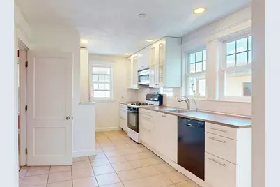 8 Douglas Ave #2, Somerville, MA 02145 - Photo 10