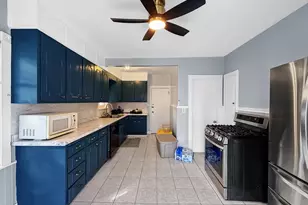 36 Temple St, Revere, MA 02151 - Photo 2