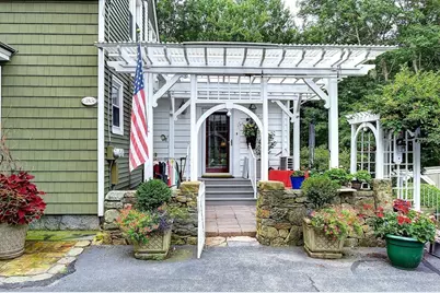647 Main St #B, Oxford, MA 01537 - Photo 2