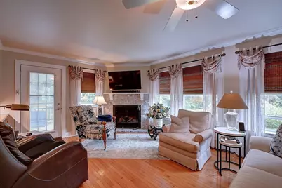 647 Main St #B, Oxford, MA 01537 - Photo 8