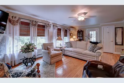 647 Main St #B, Oxford, MA 01537 - Photo 6