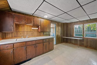 8 Park St, Oxford, MA 01540 - Photo 18