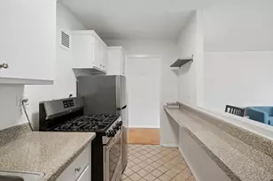 2 Hawthorne Pl, Boston, MA 02114 - Photo 10