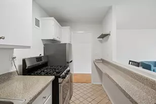 2 Hawthorne Pl, Boston, MA 02114 - Photo 10
