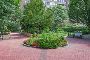 2 Hawthorne Pl, Boston, MA 02114 - Photo 24