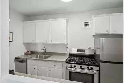 2 Hawthorne Pl #10K, Boston, MA 02114 - Photo 8