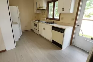 11 Dineen St, Springfield, MA 01104 - Photo 14