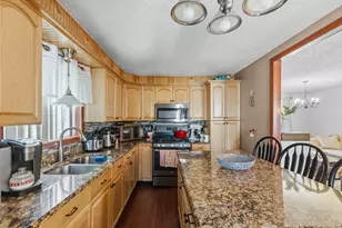 31 Sachem St, Fall River, MA 02724 - Photo 10