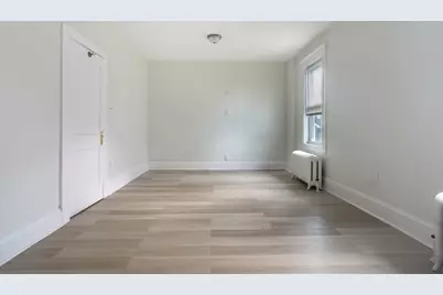 58 Oaklawn St, New Bedford, MA 02744 - Photo 14
