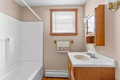 34 Everett St, Fall River, MA 02723 - Photo 6