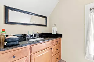 29 Elmwood St, Somerville, MA 02144 - Photo 32