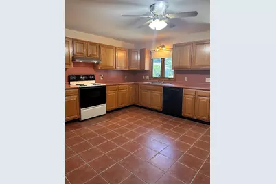 167 Townsend St #167, Fitchburg, MA 01420 - Photo 2