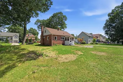 78 Wollaston St, Springfield, MA 01119 - Photo 32