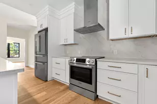 77 Farm St, Wakefield, MA 01880 - Photo 6