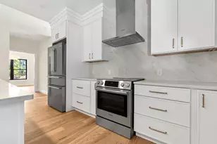 77 Farm St, Wakefield, MA 01880 - Photo 6