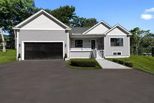 77 Farm St, Wakefield, MA 01880 - Photo 1