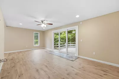 9 Flintlock Ln, Amherst, MA 01002 - Photo 4