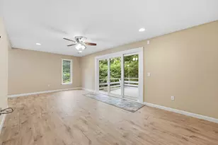 9 Flintlock Ln, Amherst, MA 01002 - Photo 4