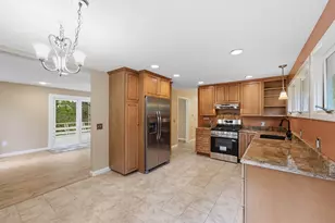9 Flintlock Ln, Amherst, MA 01002 - Photo 12