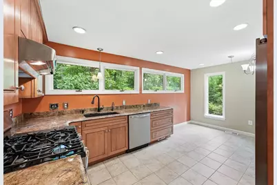 9 Flintlock Ln, Amherst, MA 01002 - Photo 10