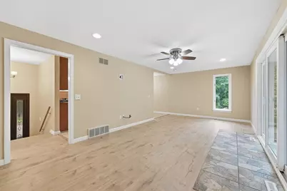 9 Flintlock Ln, Amherst, MA 01002 - Photo 6