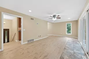 9 Flintlock Ln, Amherst, MA 01002 - Photo 6