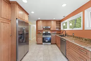9 Flintlock Ln, Amherst, MA 01002 - Photo 18