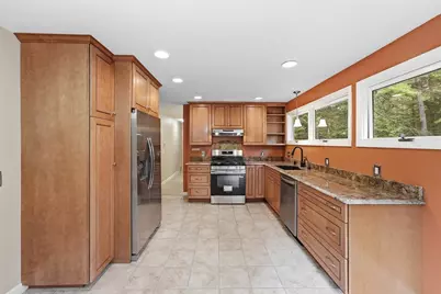 9 Flintlock Ln, Amherst, MA 01002 - Photo 14