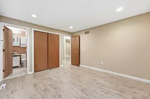 9 Flintlock Ln, Amherst, MA 01002 - Photo 24
