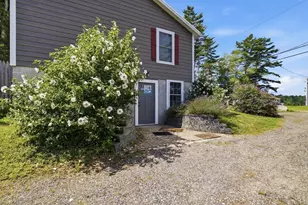 74 Blackmore Pond Cir, Wareham, MA 02576 - Photo 4
