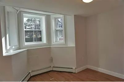 192 Central St #B, Somerville, MA 02145 - Photo 2
