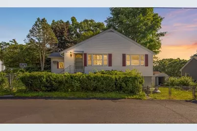 32 Hillcrest Rd, Dracut, MA 01826 - Photo 1