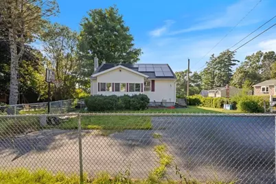 32 Hillcrest Rd, Dracut, MA 01826 - Photo 4