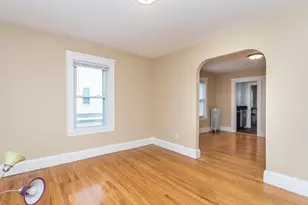 38 Bennett St, Waltham, MA 02453 - Photo 2