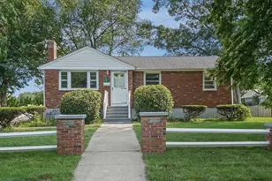 111 Crestfield Dr, Brockton, MA 02302 - Photo 1