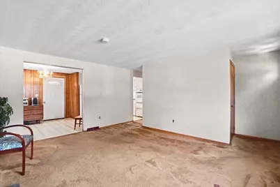 111 Crestfield Dr, Brockton, MA 02302 - Photo 8