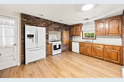 81 Warren Rd, Townsend, MA 01469 - Photo 2