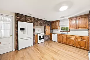 81 Warren Rd, Townsend, MA 01469 - Photo 2