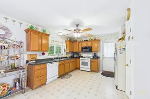 76 Erin Ct, New Bedford, MA 02745 - Photo 16