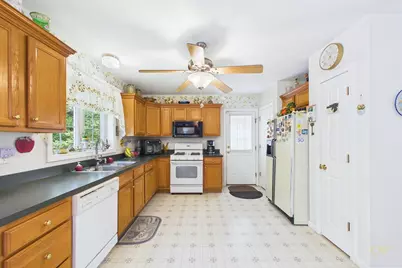 76 Erin Ct., New Bedford, MA 02745 - Photo 18