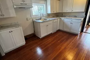7 Sewall St, Marblehead, MA 01945 - Photo 2