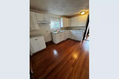 7 Sewall St #3, Marblehead, MA 01945 - Photo 4