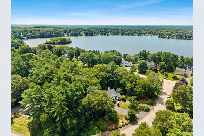 100 W Lake Dr, Taunton, MA 02780 - Photo 8